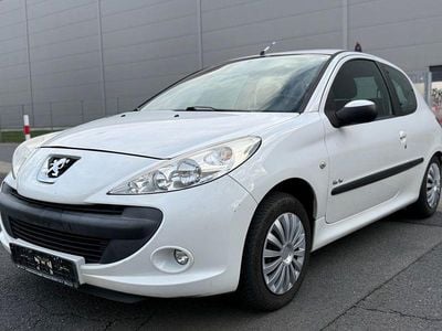 Gebraucht Peugeot 206+ Urban Move 60 PS (44 kW) 2012 Lack weiss banquise/flach stan Kleinwagen