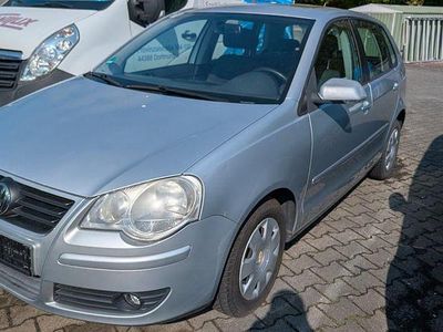 Usado VW Polo Comfortline 75 HP (55 kW) 2006 Prateado Citadino