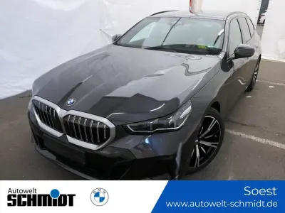 Gebraucht BMW 520 M Sport 197 PS (144 kW) 2025 Grau Kombi