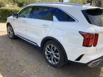 Używany Kia Sorento Platinum 201 KM (147 kW) 2023 Biały SUV