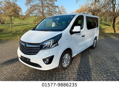 Gebraucht Opel Vivaro 145 PS (106 kW) 2017 Weiß Van / Kleinbus