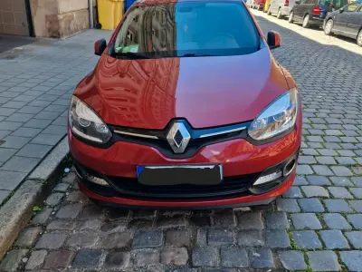 Gebraucht Renault Mégane GrandTour Initiale Paris 110 PS (80 kW) 2014 Rot Kombi