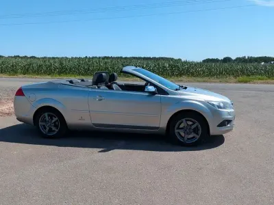 Gebraucht Ford Focus Cabriolet Titanium 145 PS (106 kW) 2008 Silber Cabrio
