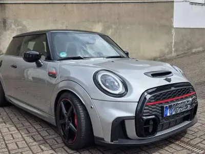 Gebraucht Mini John Cooper Works Classic 231 PS (169 kW) 2023 Silber Kleinwagen