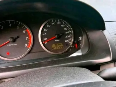 Gebraucht Mazda 2 75 PS (55 kW) 2003 Silber Kleinwagen