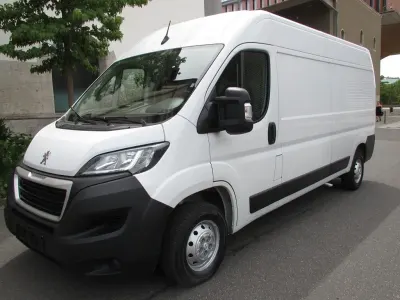 Gebraucht Peugeot Boxer 140 PS (102 kW) 2023 Weiß Van