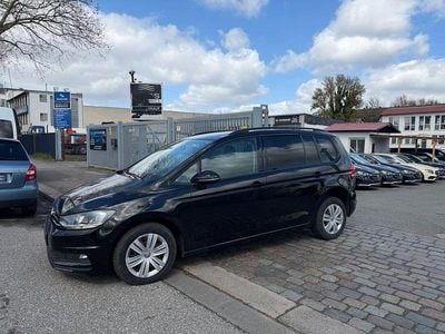 Gebraucht VW Touran 116 PS (85 kW) 2019 Schwarz Van / Kleinbus