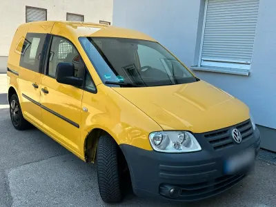 Gebraucht VW Caddy 69 PS (50 kW) 2009 Gelb Van / Kleinbus
