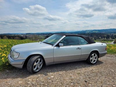 Second-hand Mercedes 220 150 CP (110 kW) 1993 Argintiu Cabrio