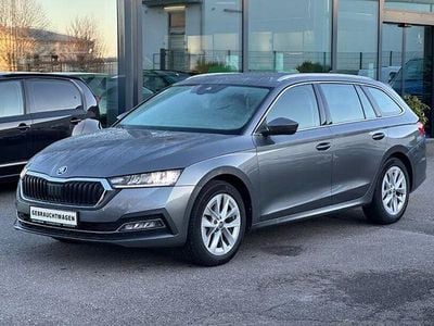 Grau Gebraucht 2023 Skoda Octavia Style Limousine | 28.900 € (Teuer)