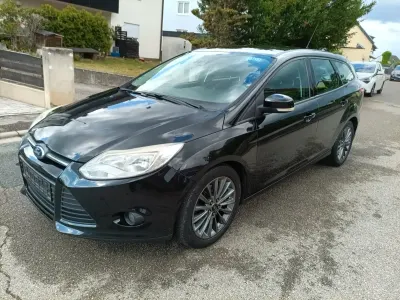 Gebraucht Ford Focus Champions Edition 116 PS (85 kW) 2011 Schwarz Kombi