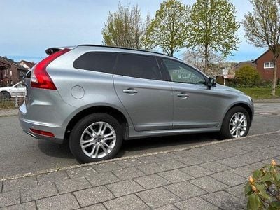 Gebraucht Volvo XC60 181 PS (133 kW) 2014 Silber SUV
