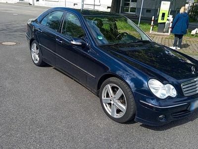 Usata Mercedes C280 231 CV (169 kW) 2007 Blu Berlina