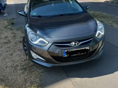 Gebraucht Hyundai i40 Premium 136 PS (100 kW) 2015 Grau Kombi
