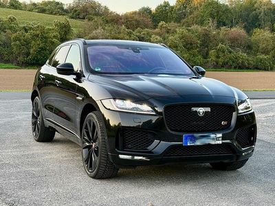 Schwarz Gebraucht 2016 Jaguar F-Pace First Edition SUV | 26.999 €