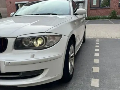 Gebraucht BMW 118 143 PS (105 kW) 2009 Weiß Kleinwagen