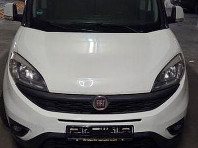 Gebraucht Fiat Doblò Lounge 135 PS (99 kW) 2015 Weiß Van / Kleinbus
