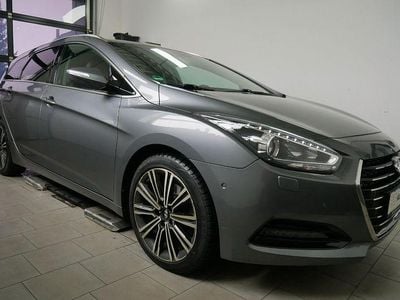 Gebraucht Hyundai i40 Premium 141 PS (103 kW) 2016 Silber Kombi
