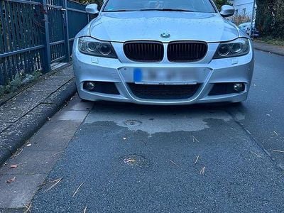 Gebraucht BMW 320 184 PS (135 kW) 2011 Silber Kombi