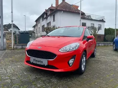 Używany Ford Fiesta Cool & Connect 101 KM (74 kW) 2019 Czerwony Hatchback