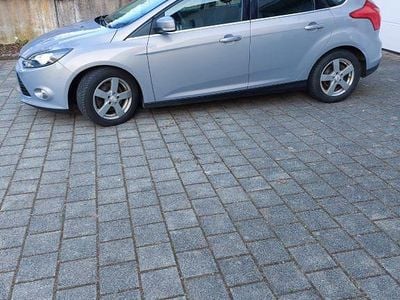Gebraucht Ford Focus Titanium 116 PS (85 kW) 2012 Grau Limousine