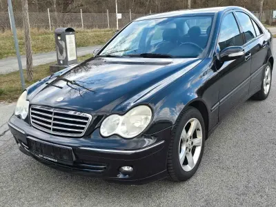 Second-hand Mercedes C220 Avantgarde 150 CP (110 kW) 2005 Negru Berlinǎ