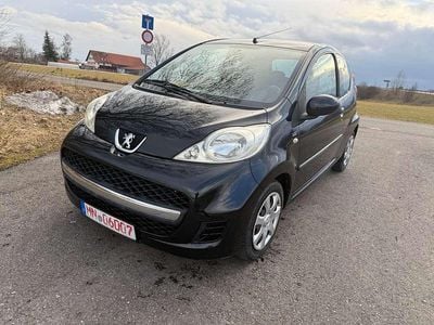 Gebraucht Peugeot 107 Filou 68 PS (50 kW) 2011 Metallic mit schutzlack Kleinwagen