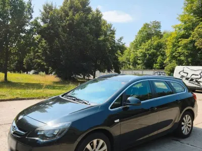 Gebraucht Opel Astra 110 PS (80 kW) 2015 Schwarz Kombi