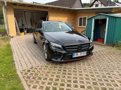 Gebraucht Mercedes C300 258 PS (189 kW) 2018 Schwarz Limousine