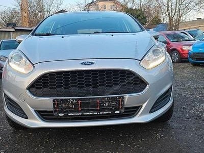 Silber Gebraucht 2017 Ford Fiesta Trend Limousine | 3.950 € (Fairer Preis)