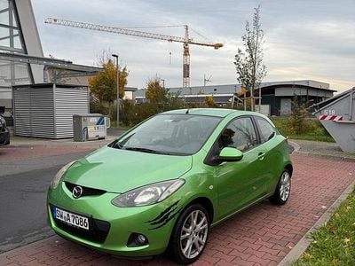Gebraucht Mazda 2 75 PS (55 kW) 2009 Grün Kleinwagen