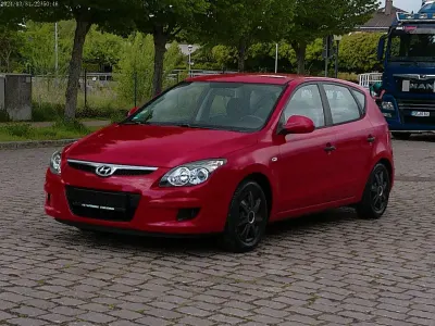 Gebraucht Hyundai i30 Edition+ 109 PS (80 kW) 2009 Rot Kleinwagen