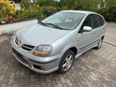 Nissan Almera Tino