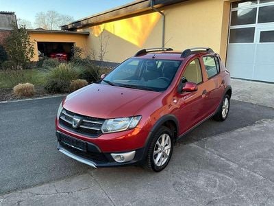 Rot Gebraucht 2014 Dacia Sandero Stepway Limousine | 6.998 € (Guter Preis)