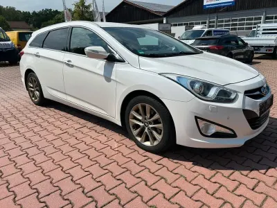 Gebraucht Hyundai i40 Edition 136 PS (100 kW) 2015 Weiß Kombi