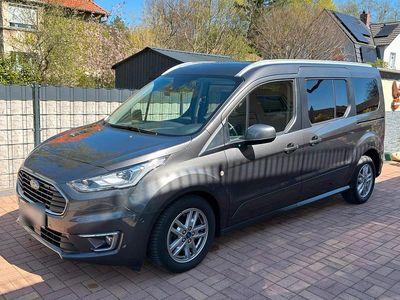 Second-hand Ford Tourneo Titanium 88 CP (64 kW) 2019 Gri Monovolum