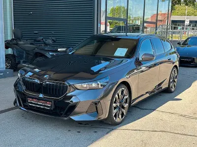 Gebraucht BMW 520 M Sport 208 PS (152 kW) 2025 Grau Kombi