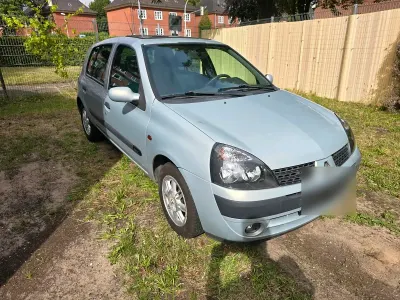 Gebraucht Renault Clio 75 PS (55 kW) 2002 Silber Kleinwagen