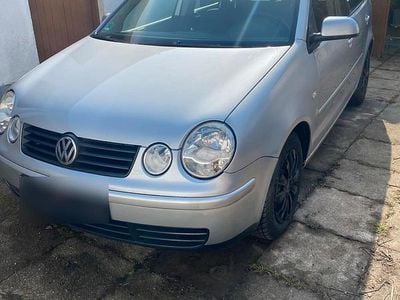 Gebraucht VW Polo 63 PS (46 kW) 2005 Silber Kleinwagen