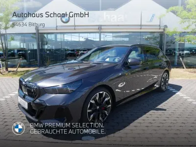 Gebraucht BMW i5 M Sport 289 kW (394 PS) 2025 Grau Kombi