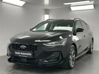Gebraucht Ford Focus ST-Line 116 PS (85 kW) 2023 Schwarz Limousine