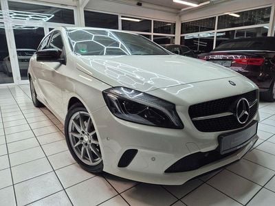 Gebraucht Mercedes A180 Style 122 PS (89 kW) 2015 Weiß Limousine