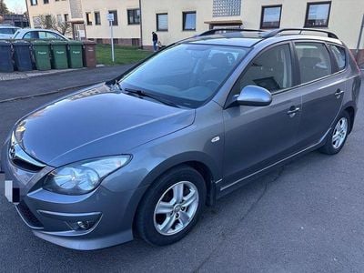 Second-hand Hyundai i30 Classic 126 CP (92 kW) 2012 Gri Break