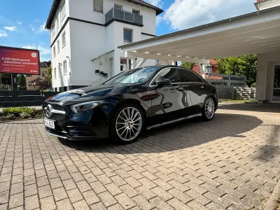 Gebraucht Mercedes A250 AMG line 224 PS (164 kW) 2019 Schwarz Limousine