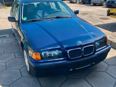 Gebraucht BMW 316 102 PS (75 kW) 1997 Blau Kombi