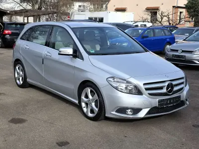 Używany Mercedes B200 Sport 136 KM (100 kW) 2013 Srebrny Minivan