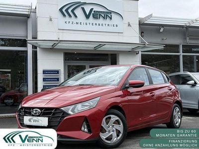 Gebraucht Hyundai i20 Select 84 PS (61 kW) 2021 Dragon red / met Kleinwagen