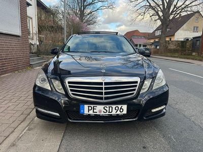 Second-hand Mercedes E250 204 CP (150 kW) 2011 Negru Berlinǎ