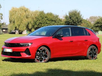 Usata Opel Astra 181 CV (133 kW) 2023 Rosso Utilitaria