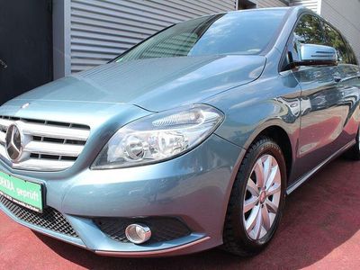 Usata Mercedes B180 122 CV (89 kW) 2012 Blu Monovolume